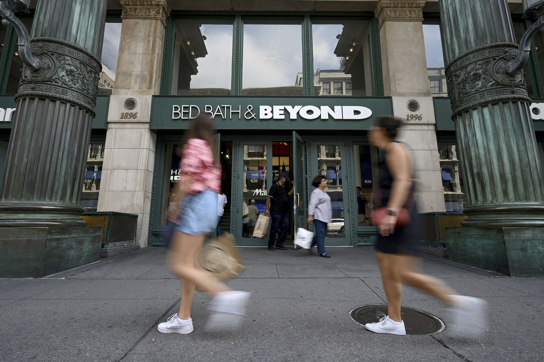 Bed Bath & Beyond says it can no longer pay its debts